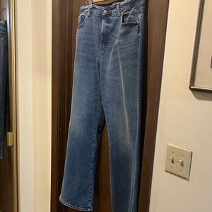 LOFT Women’s Relaxed Flare Jeans - NWT - 32/14